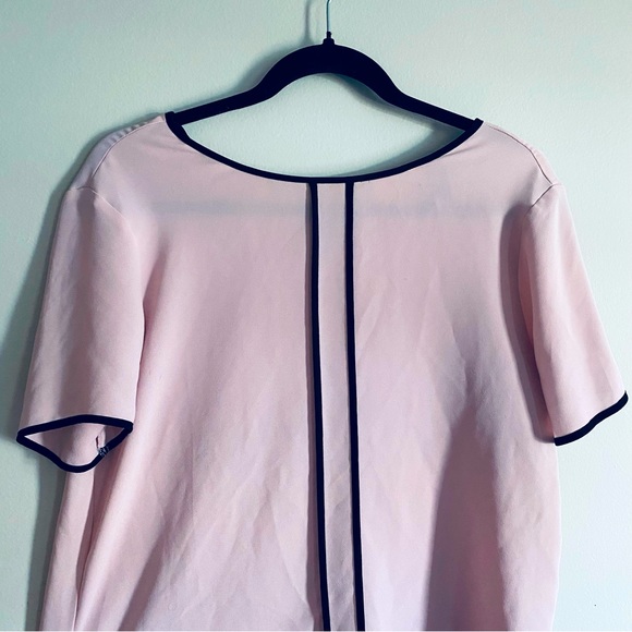 Forever 21 Women's Pink & Black Short Sleeve Shirt Blouse Top Size Medium - Picture 2 of 6